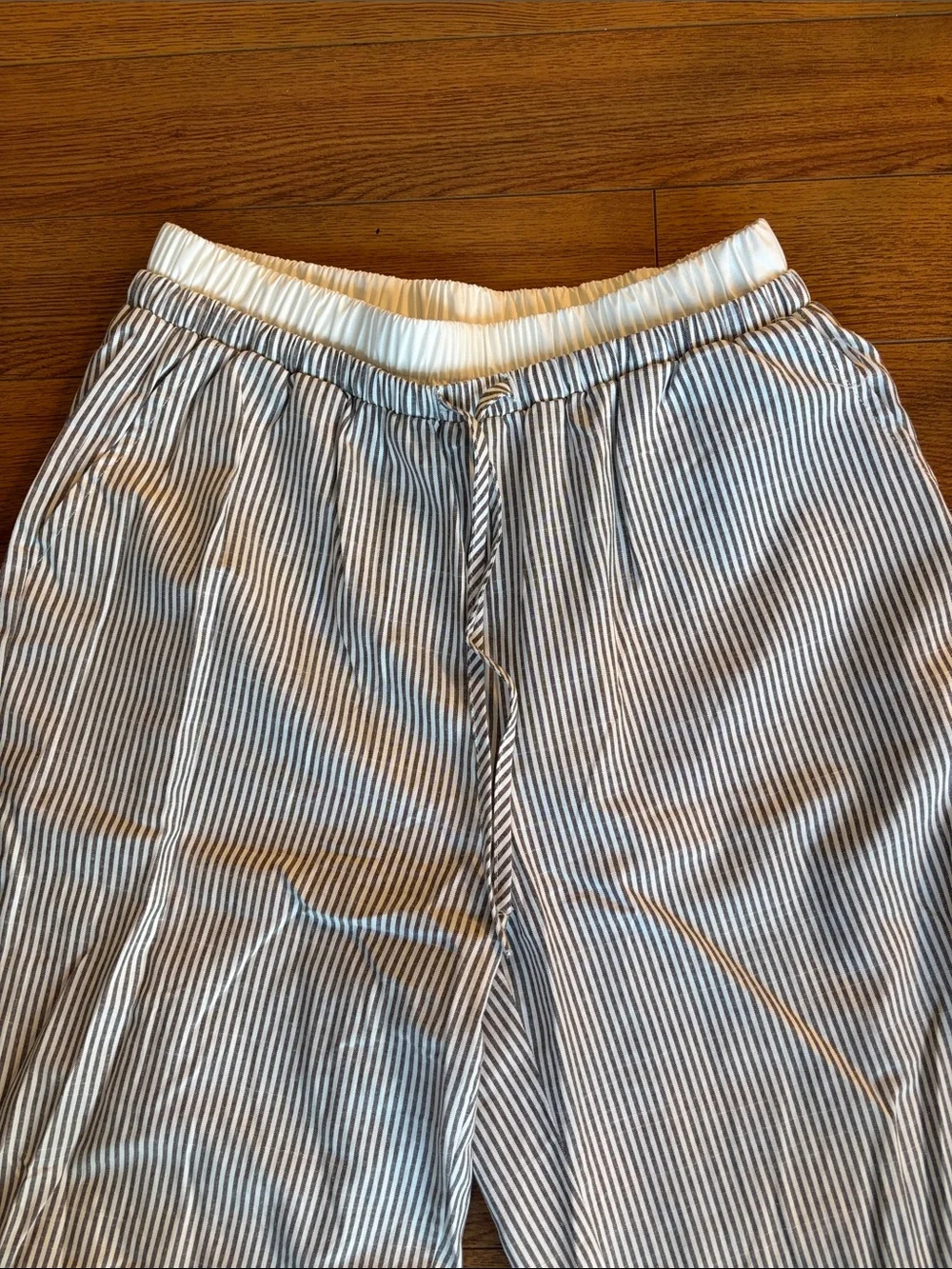 SHEIN White & Black Pinstripe Elastic Waist Pants